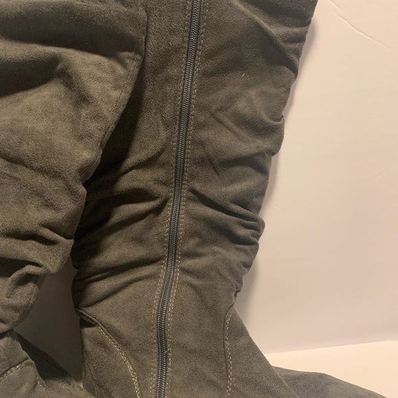 Gray Knee high Slouch Boots with Zipper - Picture 9 of 9